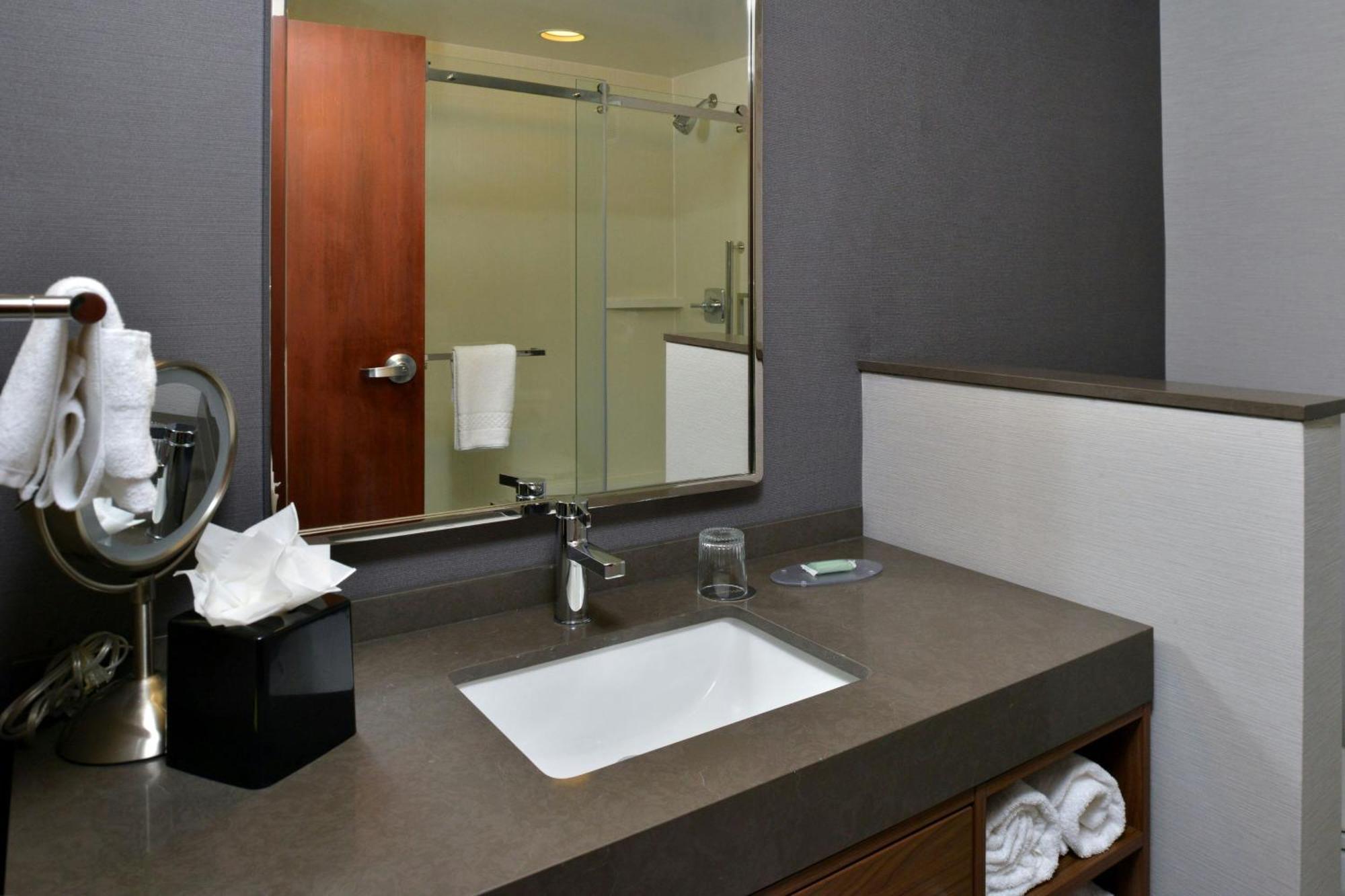 Courtyard By Marriott Harrisburg Hershey Exteriör bild