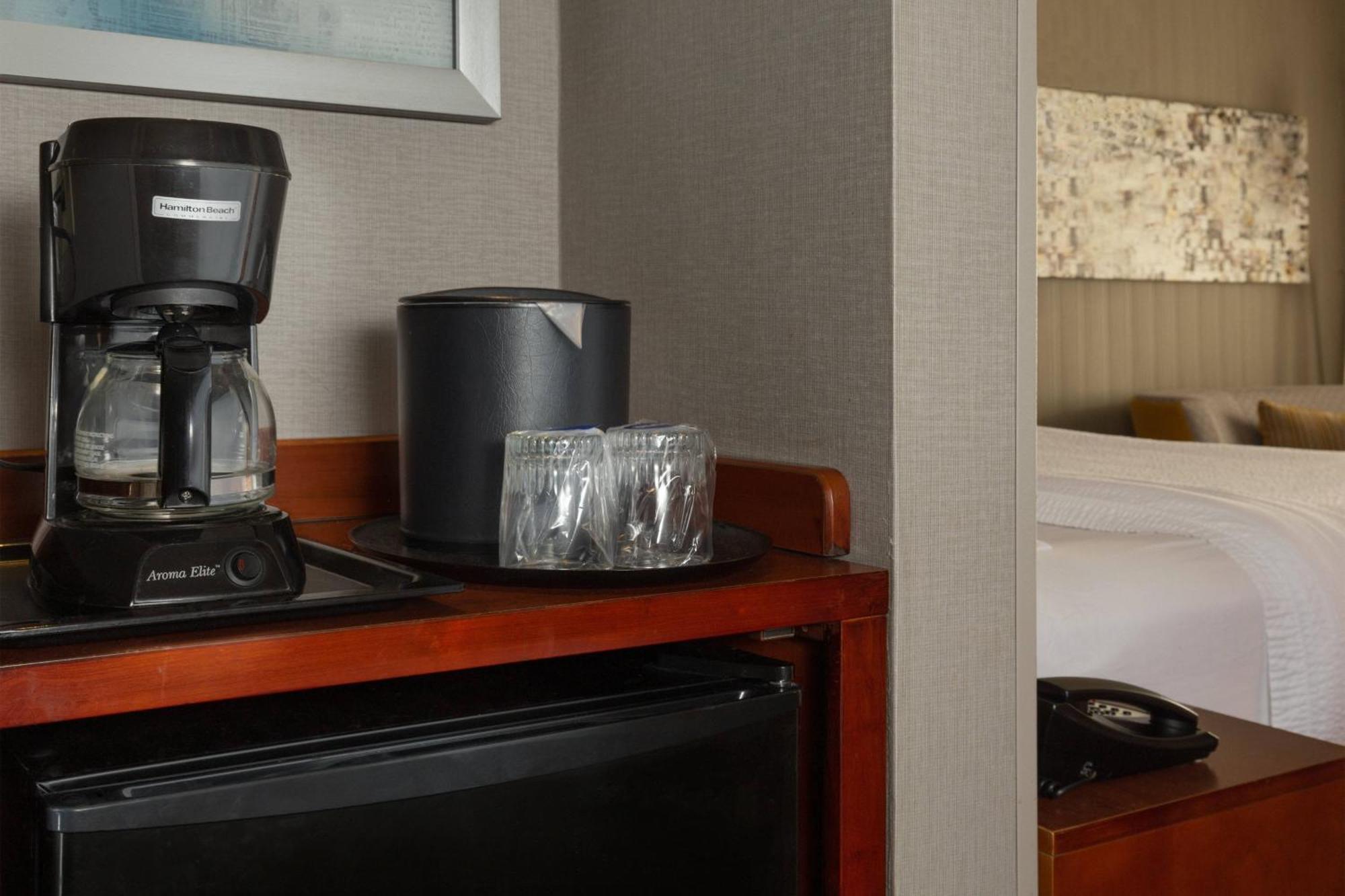 Courtyard By Marriott Harrisburg Hershey Exteriör bild